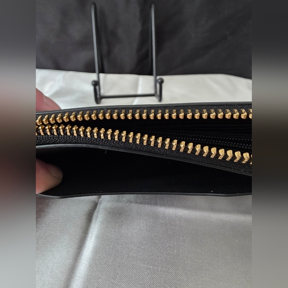 Coach Black Leather Zip Wallet with Gold Logo - Picture 5 of 9